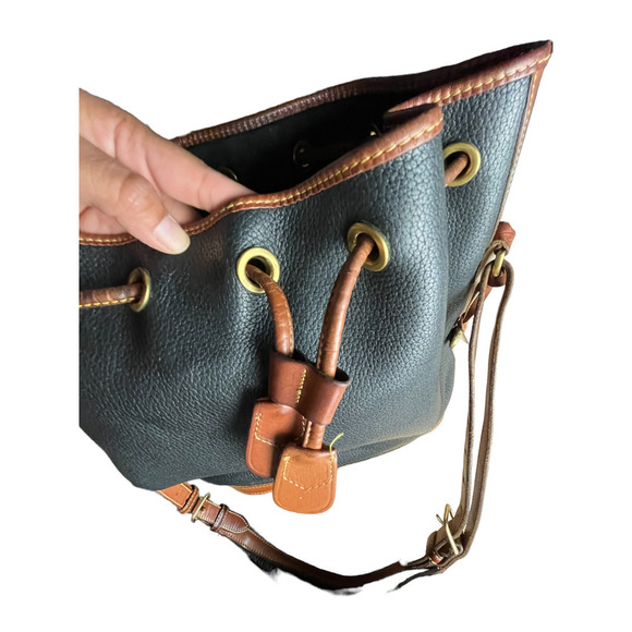Dooney & Bourke Drowstring Bucket Bag / A2215116 Made In U.S.A - Picture 8 of 16